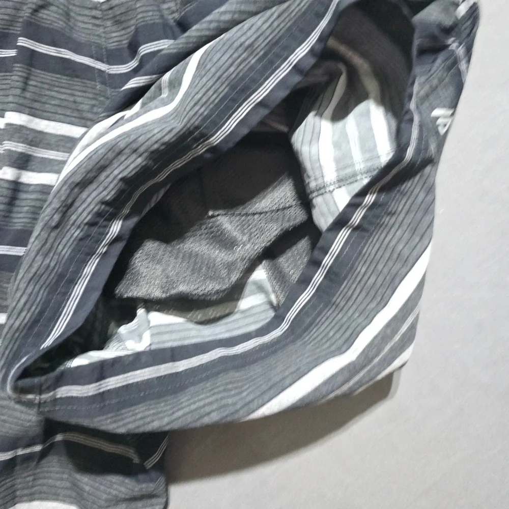 Eddie Bauer Swim Trunks Mens L Grey Striped FreeDry Mesh Lined Board Shorts